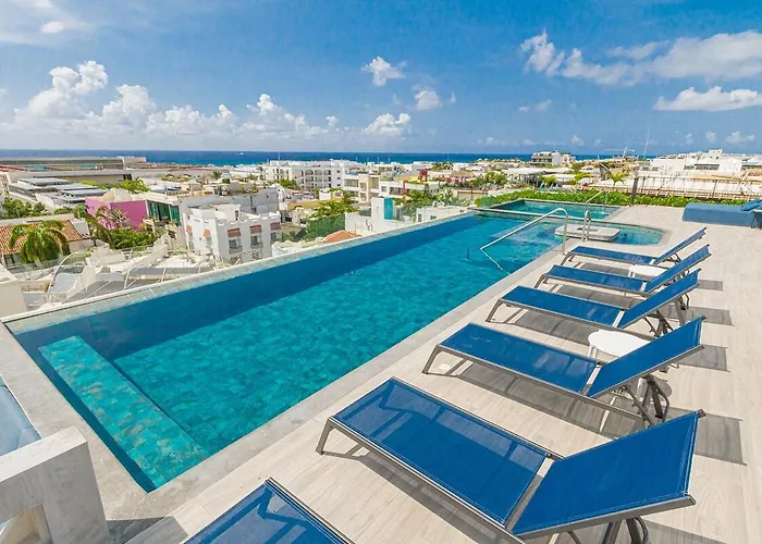 Vibrant Near 5th Avenue * Playa del Carmen